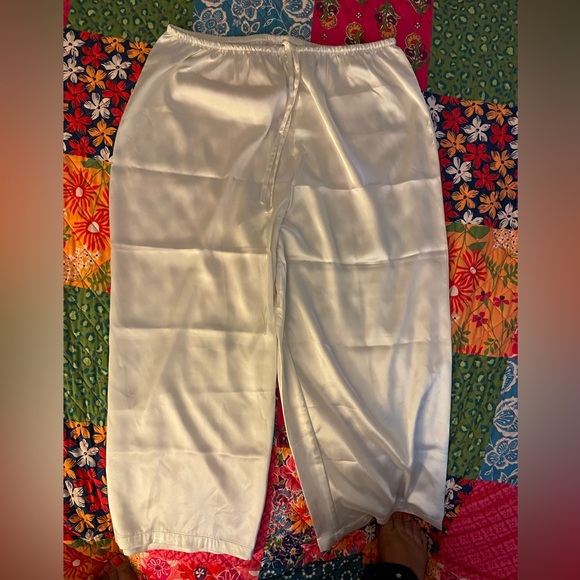 VICTORIA'S SECRET Luxe Satin Long Pajama Set NWOT - Picture 4 of 8